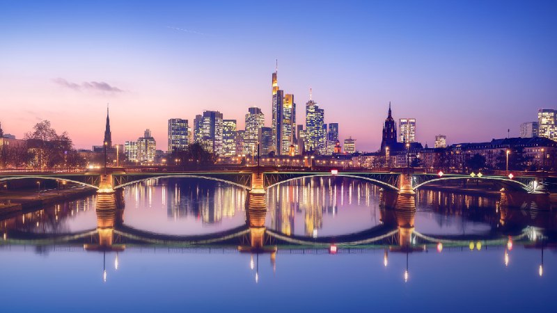 法兰克福老桥，德国 (© diegograndi/Getty Images)via Bing每日壁纸