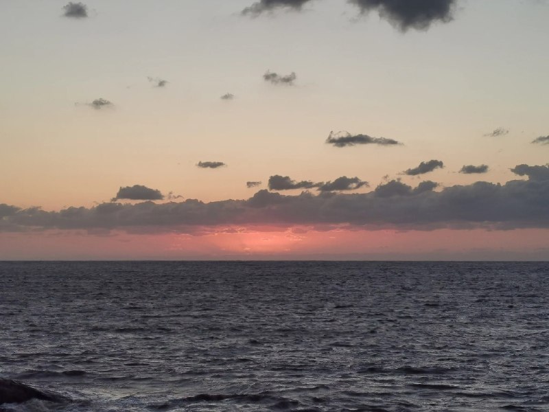 ----------------------​:agooglesun:​请大家看日出！source----------------------​:agooglesun:​请大家看日出！source