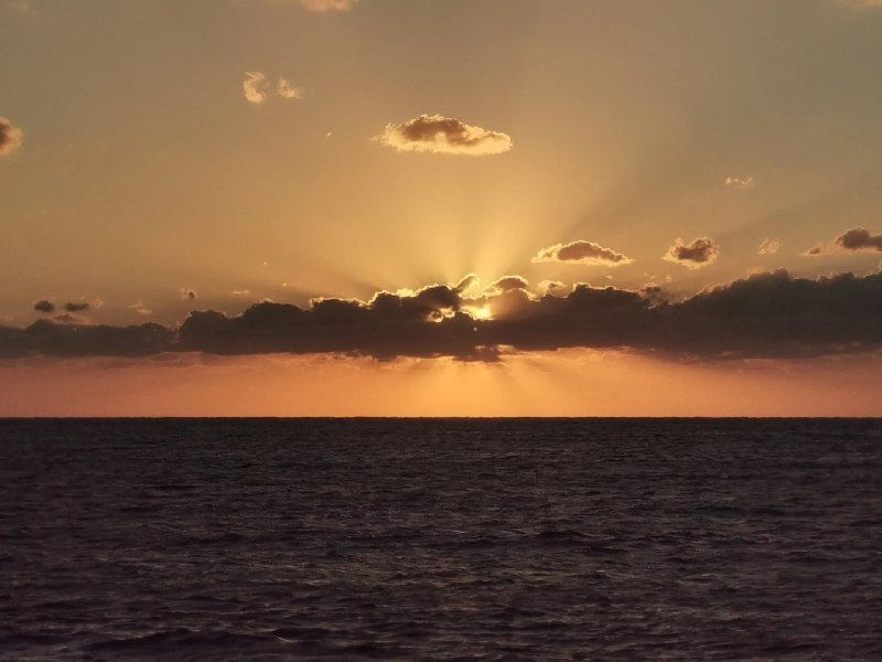 ----------------------​:agooglesun:​请大家看日出！source----------------------​:agooglesun:​请大家看日出！source