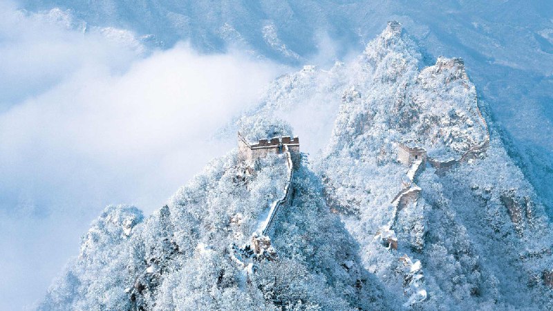 被雪覆盖的长城，中国 (© View Stock/Alamy Stock Photo)source