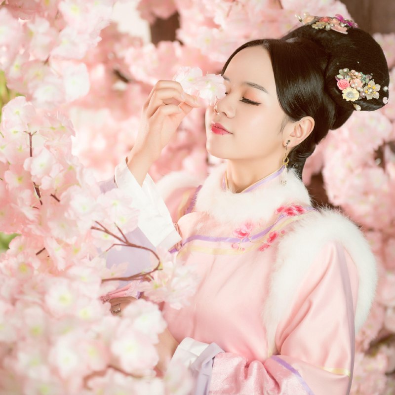 繁花 - 曾高兴#喜欢的音乐歌手：曾高兴专辑：繁花（《三生三世十里桃花》电视剧插曲）发行日期：8/18/2023source (author: 曾高兴)