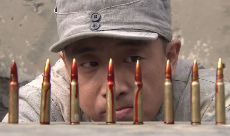 抗日神剧迷惑剧情，给子弹沾鸡血附魔打鬼子有奇效？本视频素材来自网络由文西激情解说iframe (www.bilibili.com)via 棒无 的 bilibili 点赞视频 (author: 文西与阿漆)